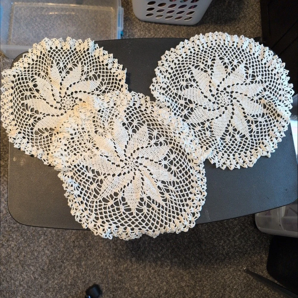 Doilie lot of 4 VTG White Pineapple & Rose Whirl 70's 80's Cottagecore Grandma